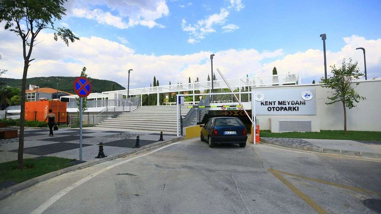 Menteşe Belediye Başkanı Aras'tan Emeklilere Müjde: Kent Meydanı'na Emekli Kafe Açılıyor 4